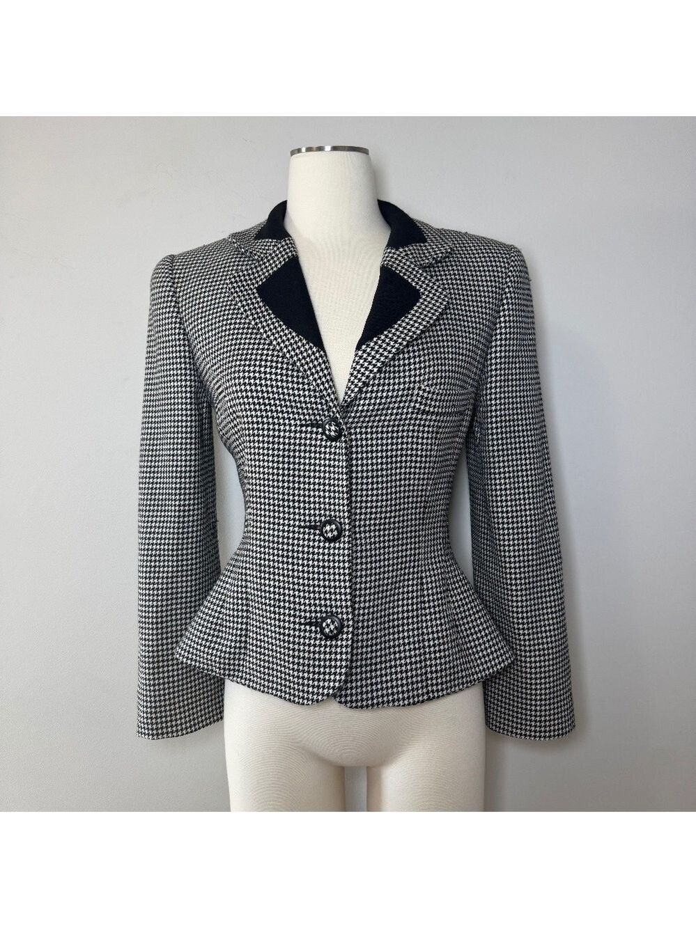 Vintage Wayne Clark  Black and White Houndstooth Blazer Size 2